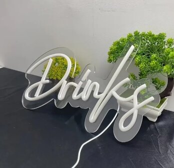 Ludic Partyrentals - Neon sign Drinks Warm Wit