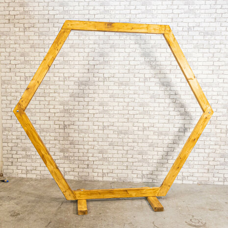 Ludic Partyrentals - Houten Hexagon Backdrop